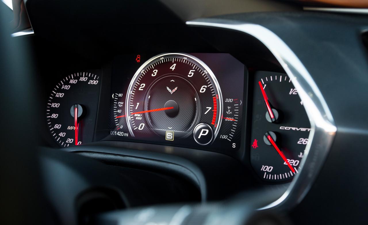 2014 Chevrolet Corvette Stingray digital instrument cluster